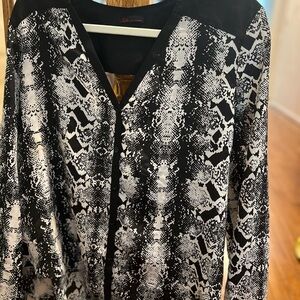 Sofia by Sofia Vergara Black and White Snake Print Top